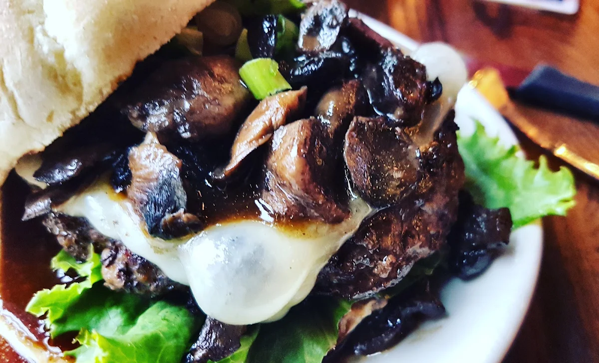 Poutine E Ale, La Belle & La Boeuf - Burger Bar - Laurier