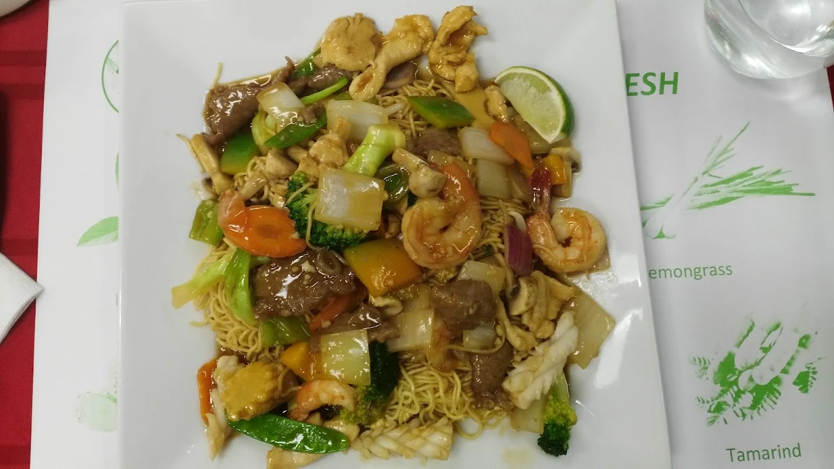 Cantonese Chicken Chow Mein
