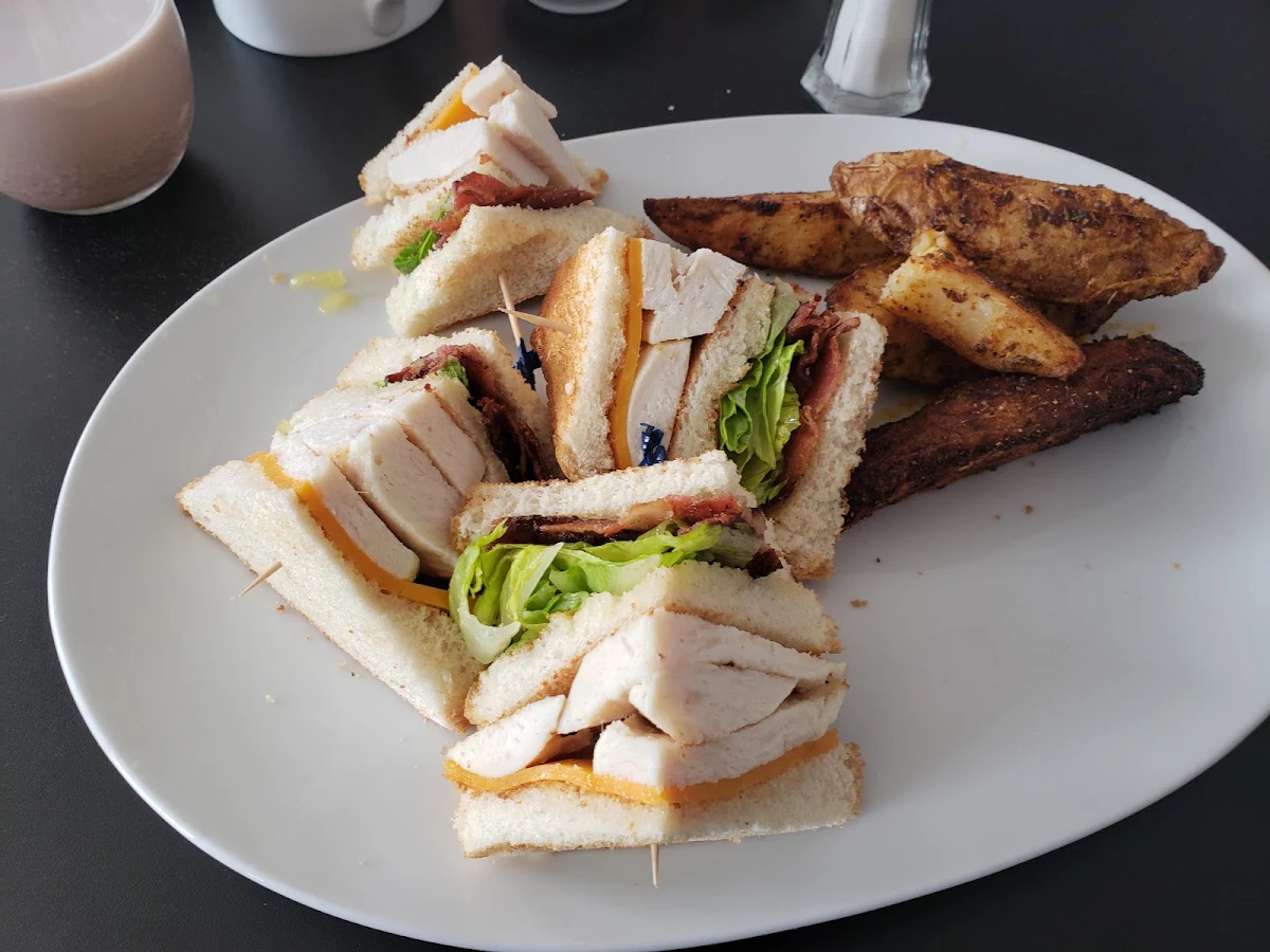 Grilled Chicken Club Sandwich