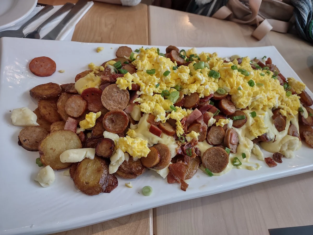 Méga Poutine Déjeuner