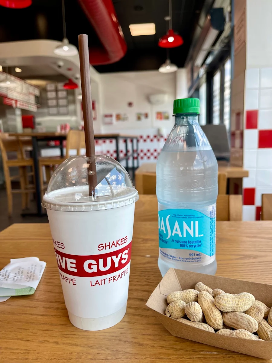 Vanilla Milkshakes with Nuts