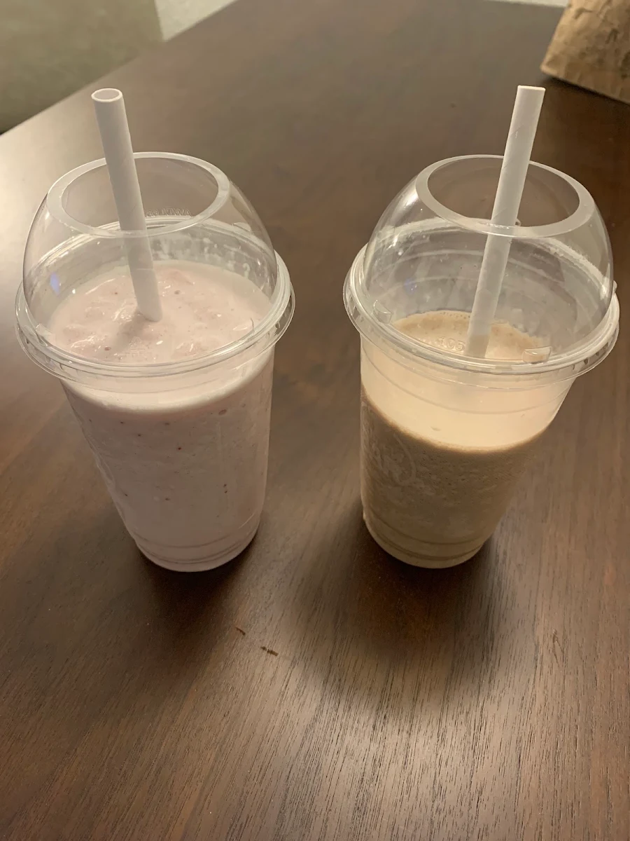 Strawberry and Chocolate Milkshakes