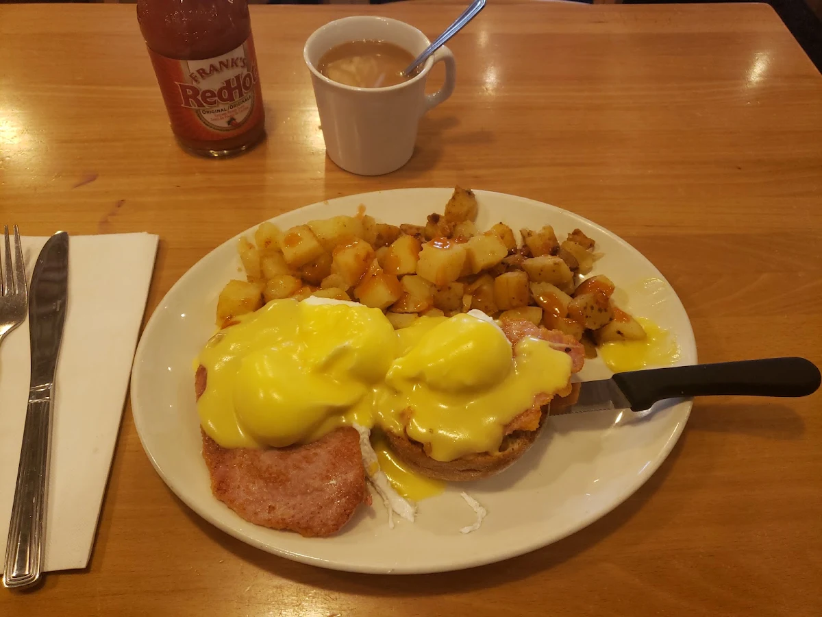 Eggs Benedict, Sunset Grill