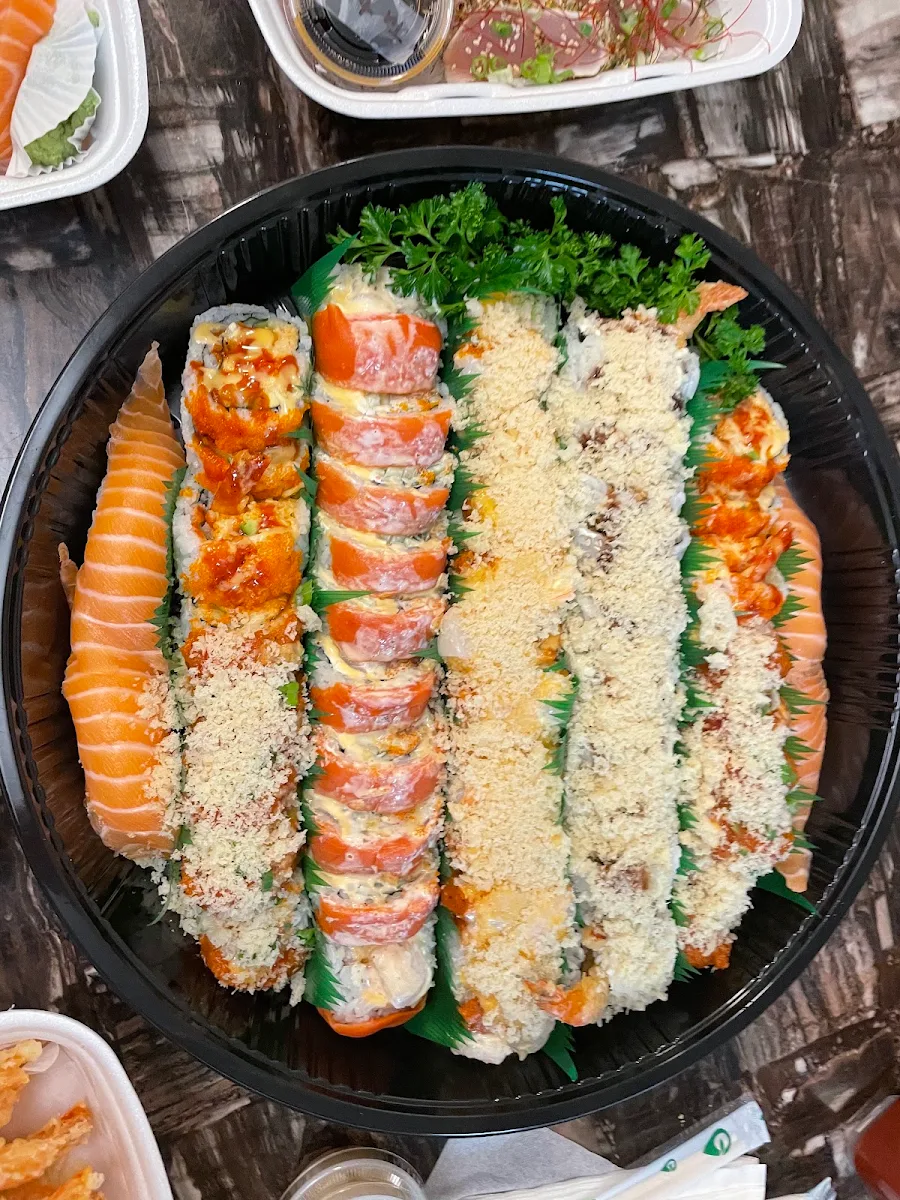 Sushi & Roll Party Tray