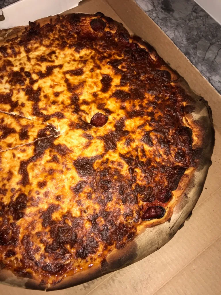 Highlights, RÔTISSERIE PIZZÉRIA ROYAL