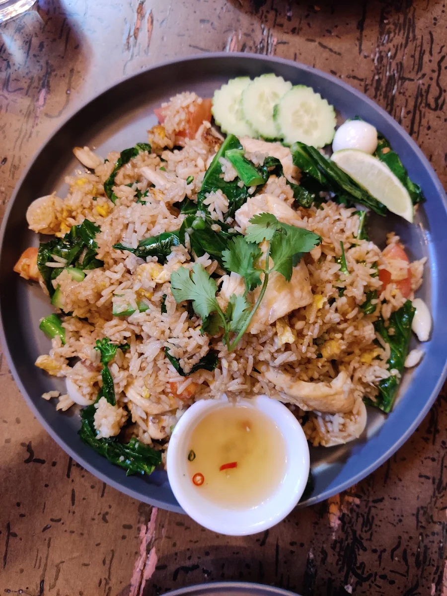 Khao Pad Baan Nok Tofu