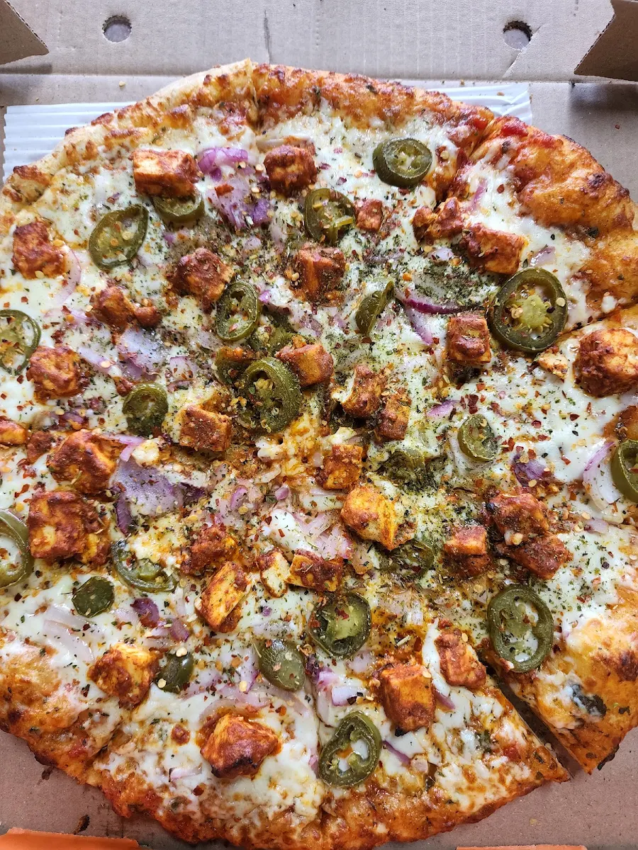 Tandoori Paneer Pizza