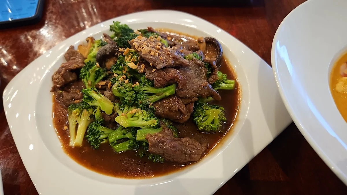 Beef Broccoli, Thai Corner Restaurant & Bakery