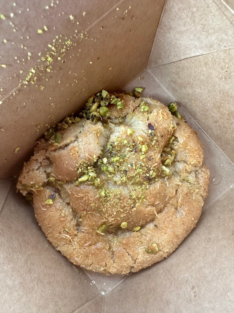 Kunafa Cheesecake Cookie