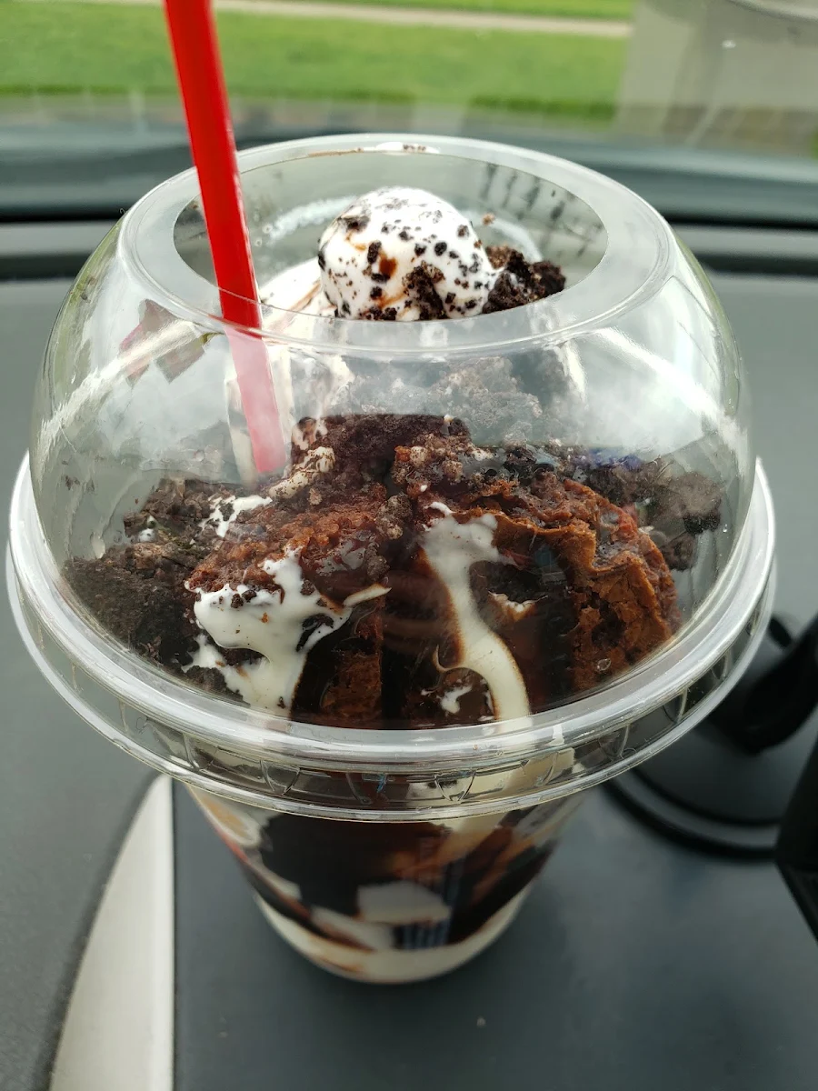Oreo Brownie Hot Fudge Sundae
