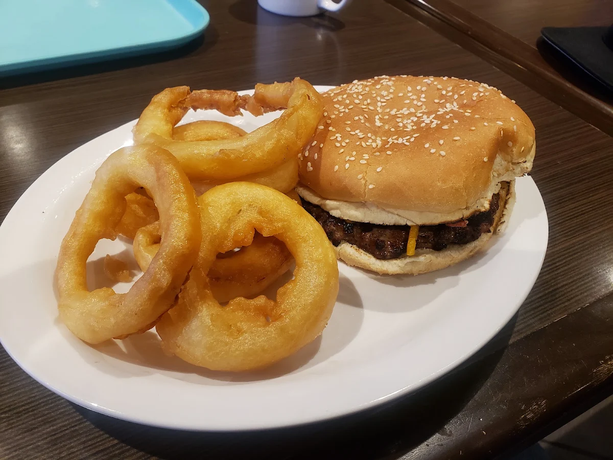 Banquet Burger and Onion Rings