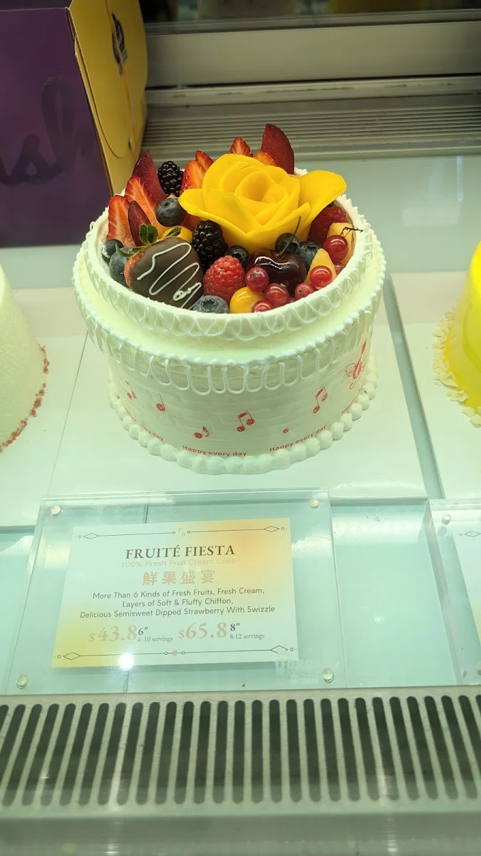 Fruite Fiesta Fresh Fruit Cream Cake