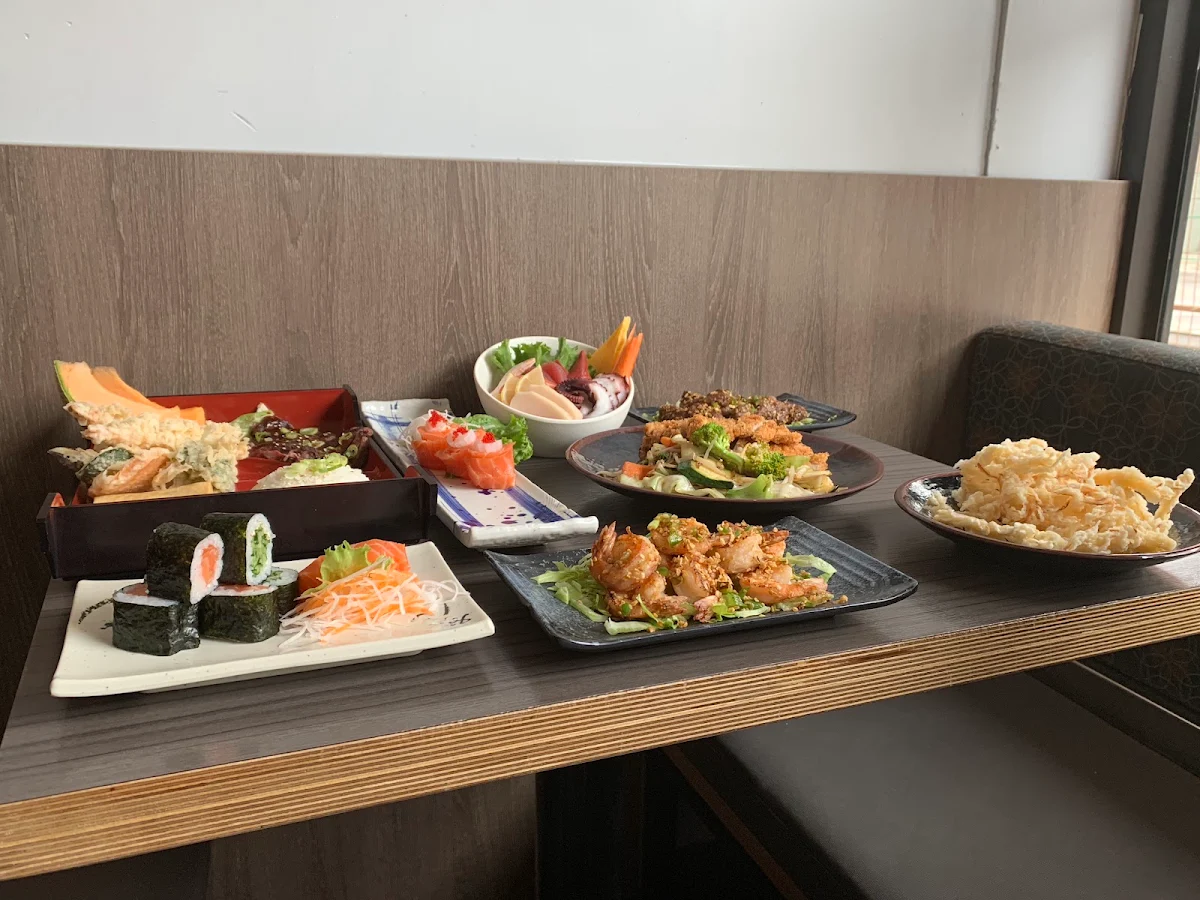 Lunch Sushi Combo E