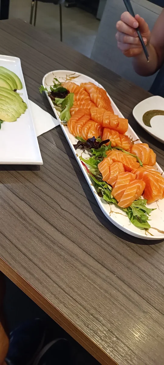 Salmon & 2 Tuna Sashimi