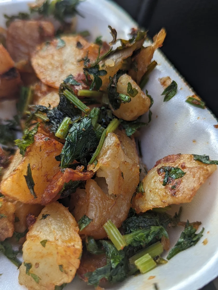 Potatoes with Garlic Sauce