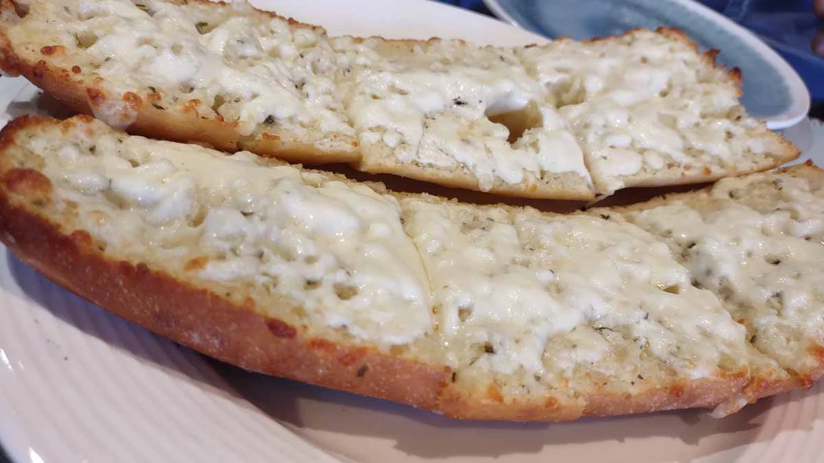 Garlic Bread with Cheese