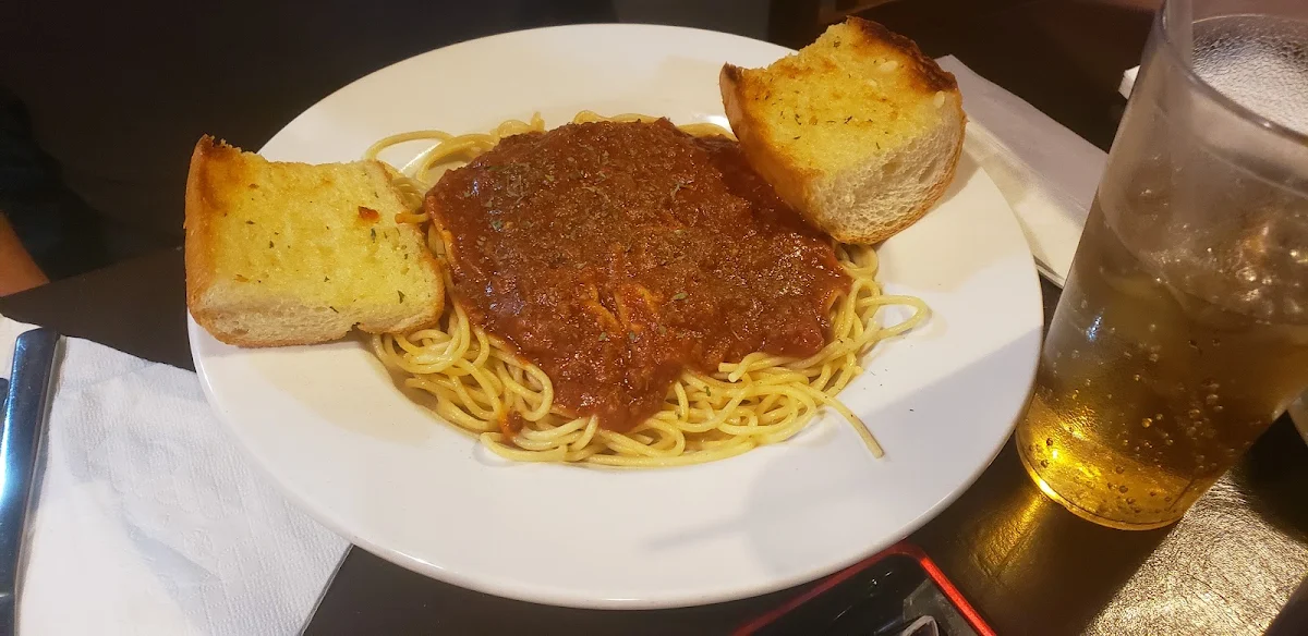 Pasta and Meat Sauce with Garlic Toast