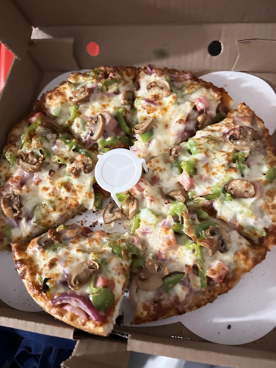Deluxe Pizza