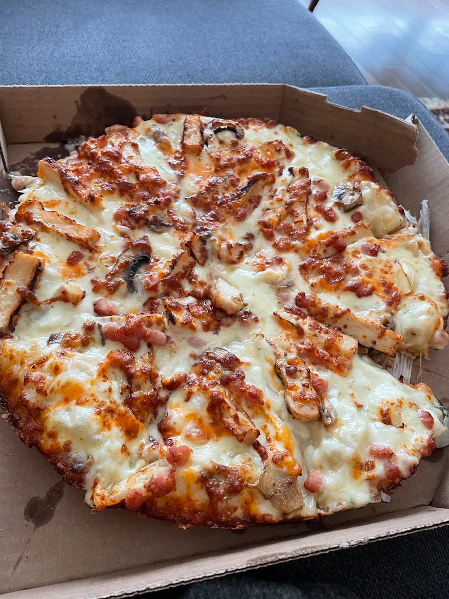 Chicken Bacon Alfredo Pizza