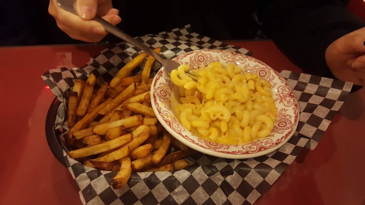 Mac &Cheese