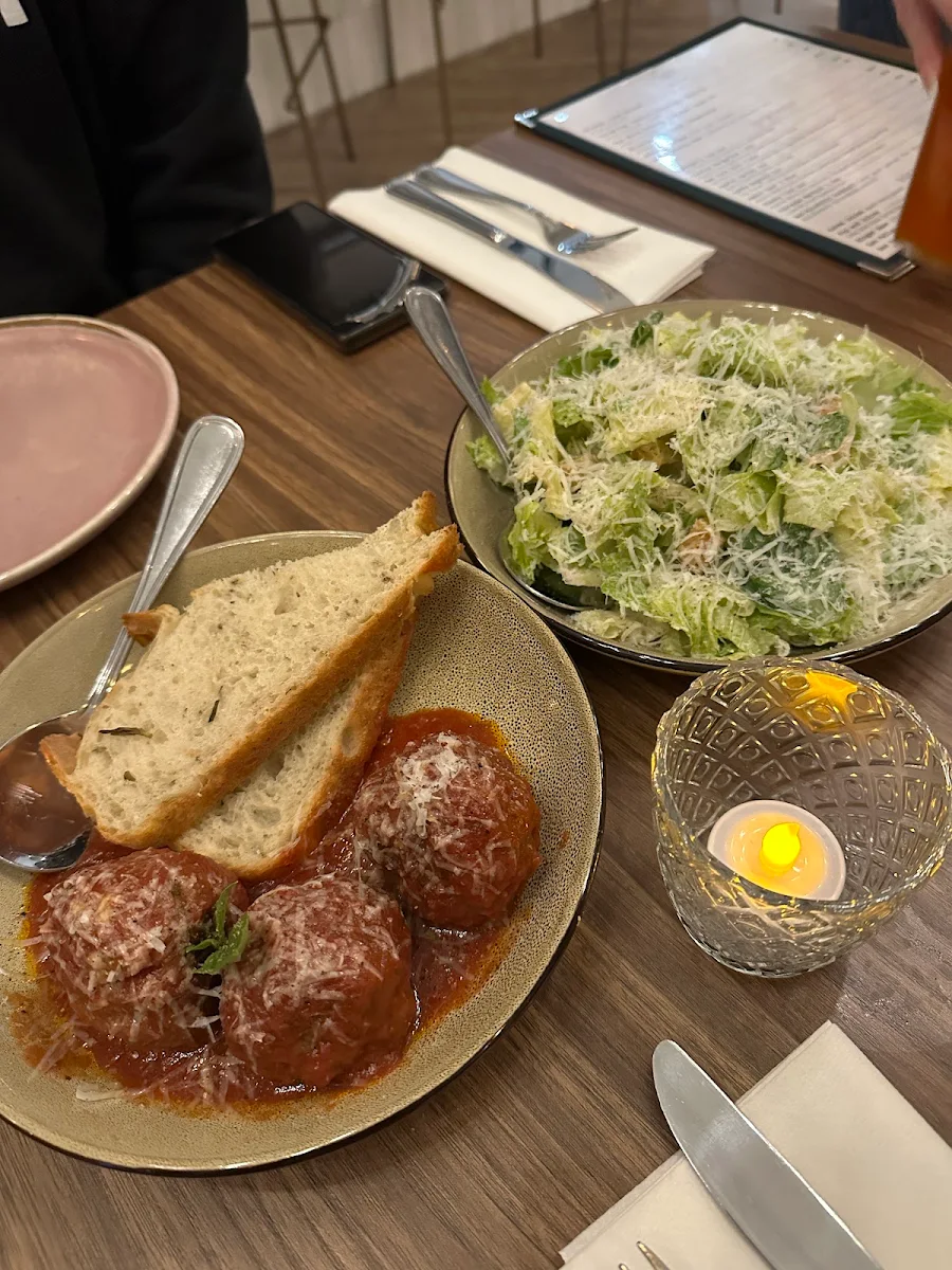 Meatball&Caesar Salad