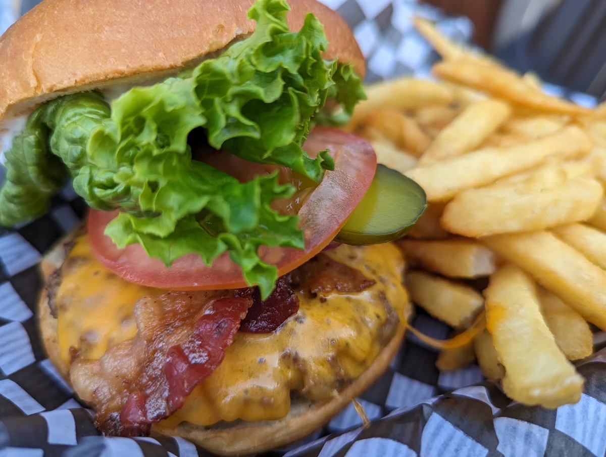 Shore Burger, Shore Restaurant