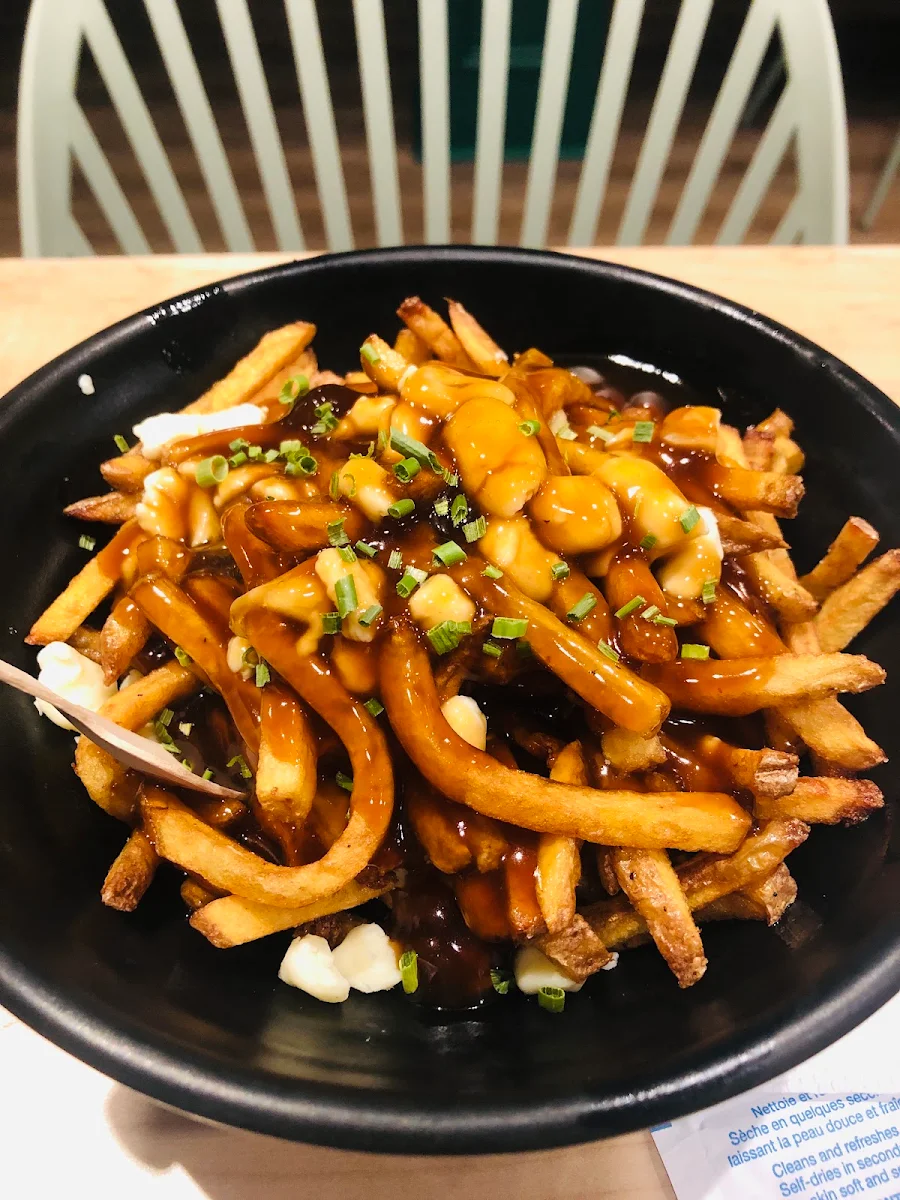 Poutine, Chronicle Pub & Grill