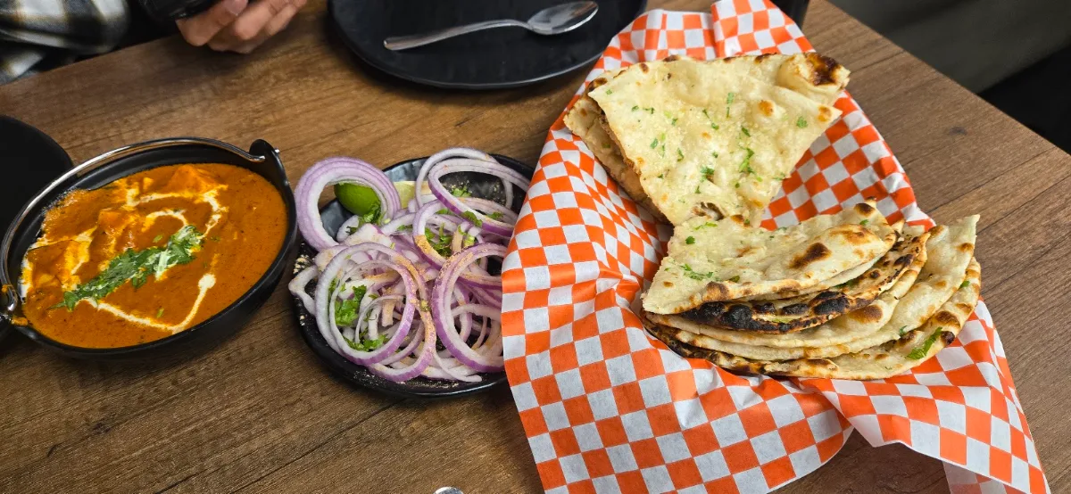 Chur Chur Naan With Dal Makhani