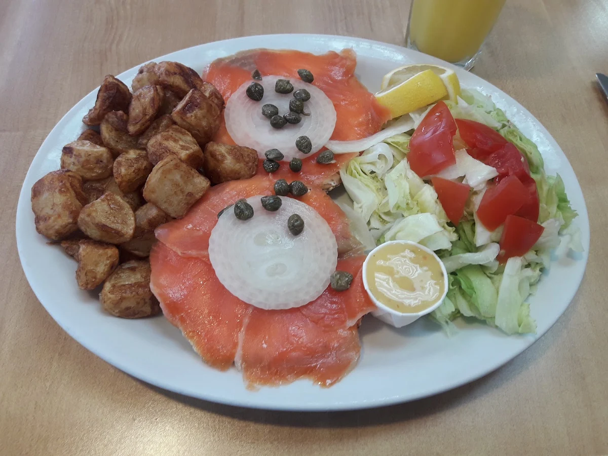 Salmon Bagel with Cream Cheese