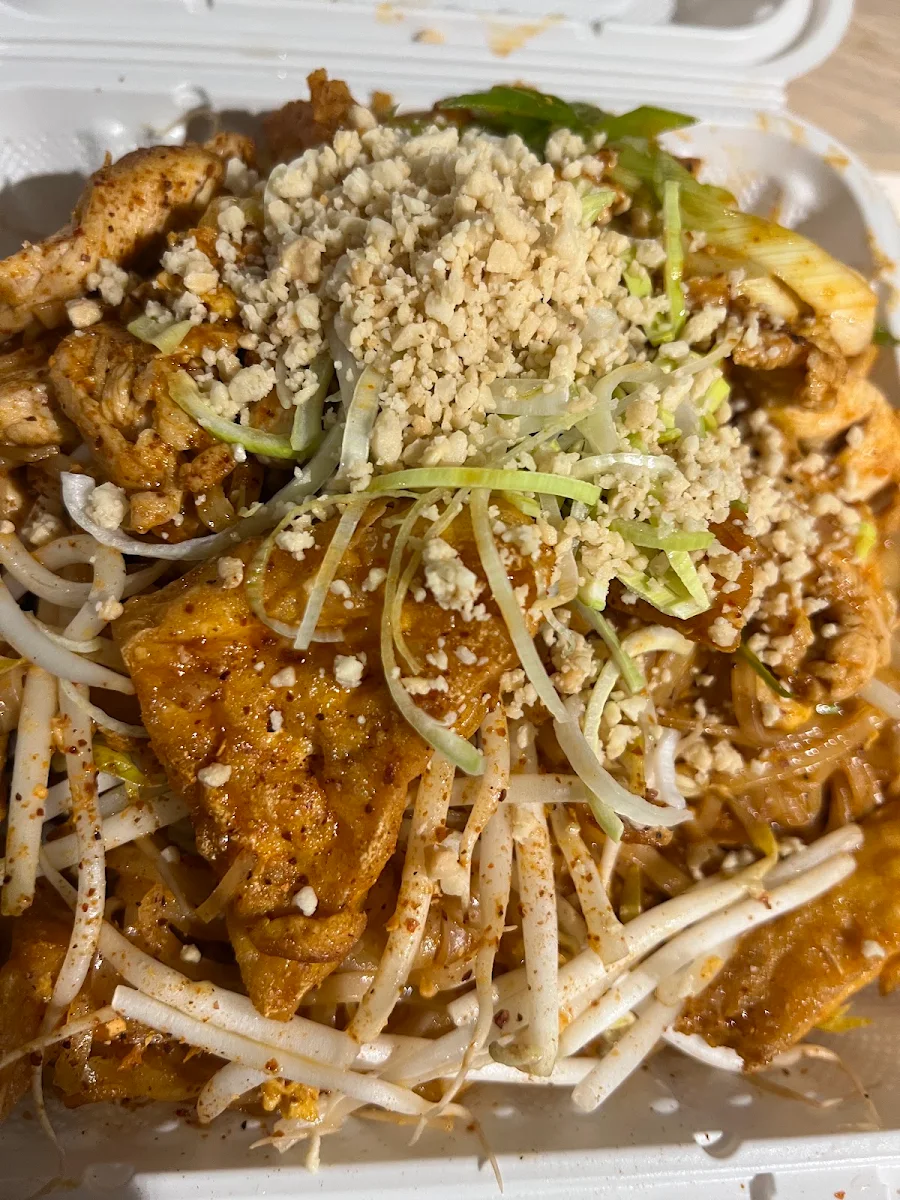 Chicken and Fried Tofu Pad Thai