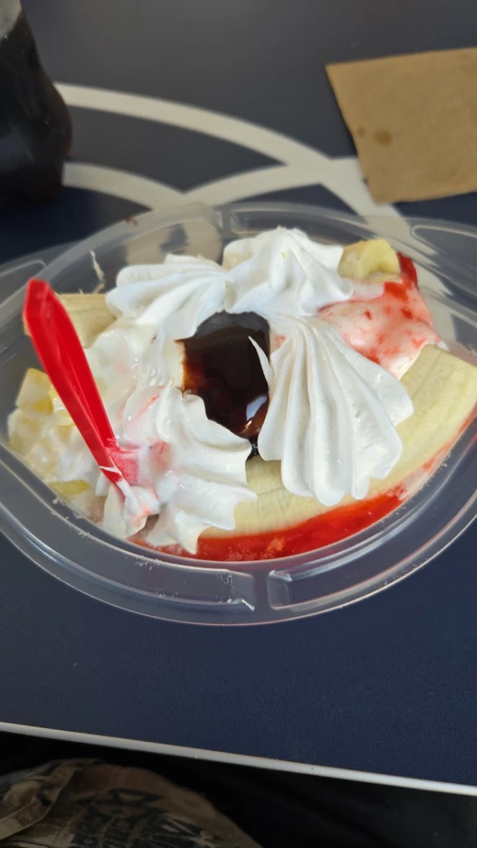 Famous Banana Split