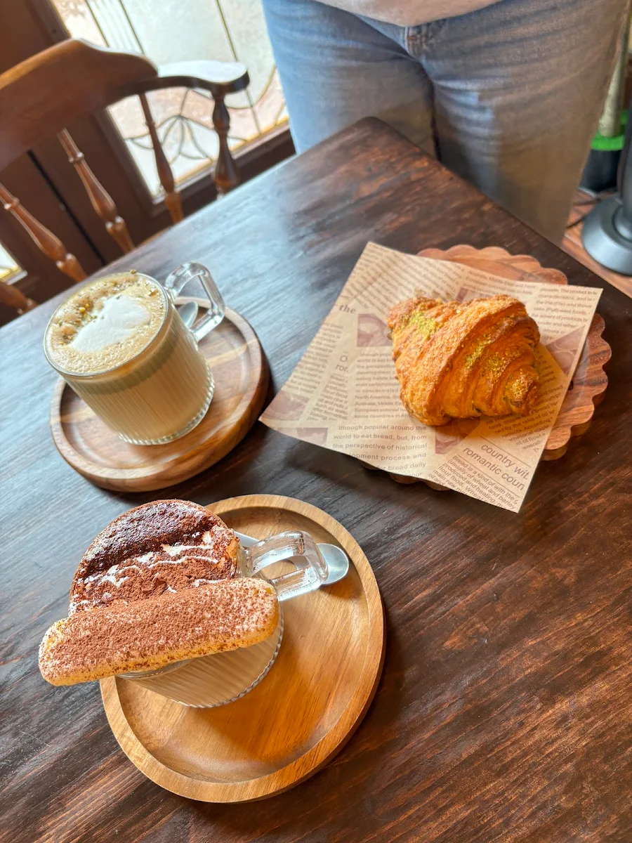 Pistachio Croissant