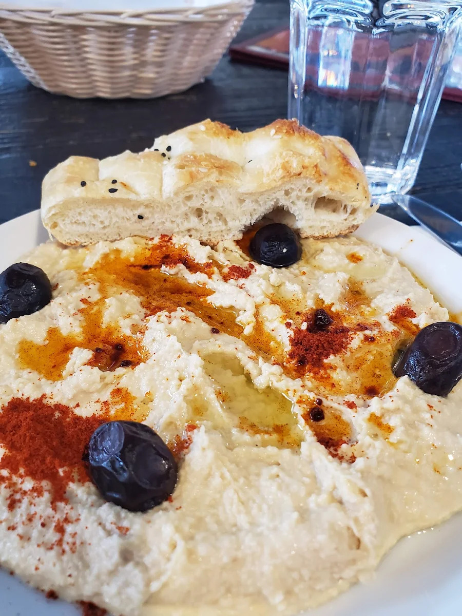 Hummus, Istanbul Gunes Kebab