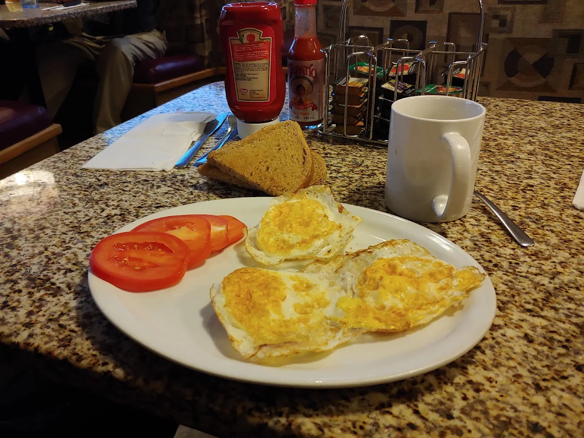 Custom Egg and Tomato w Rye Toast
