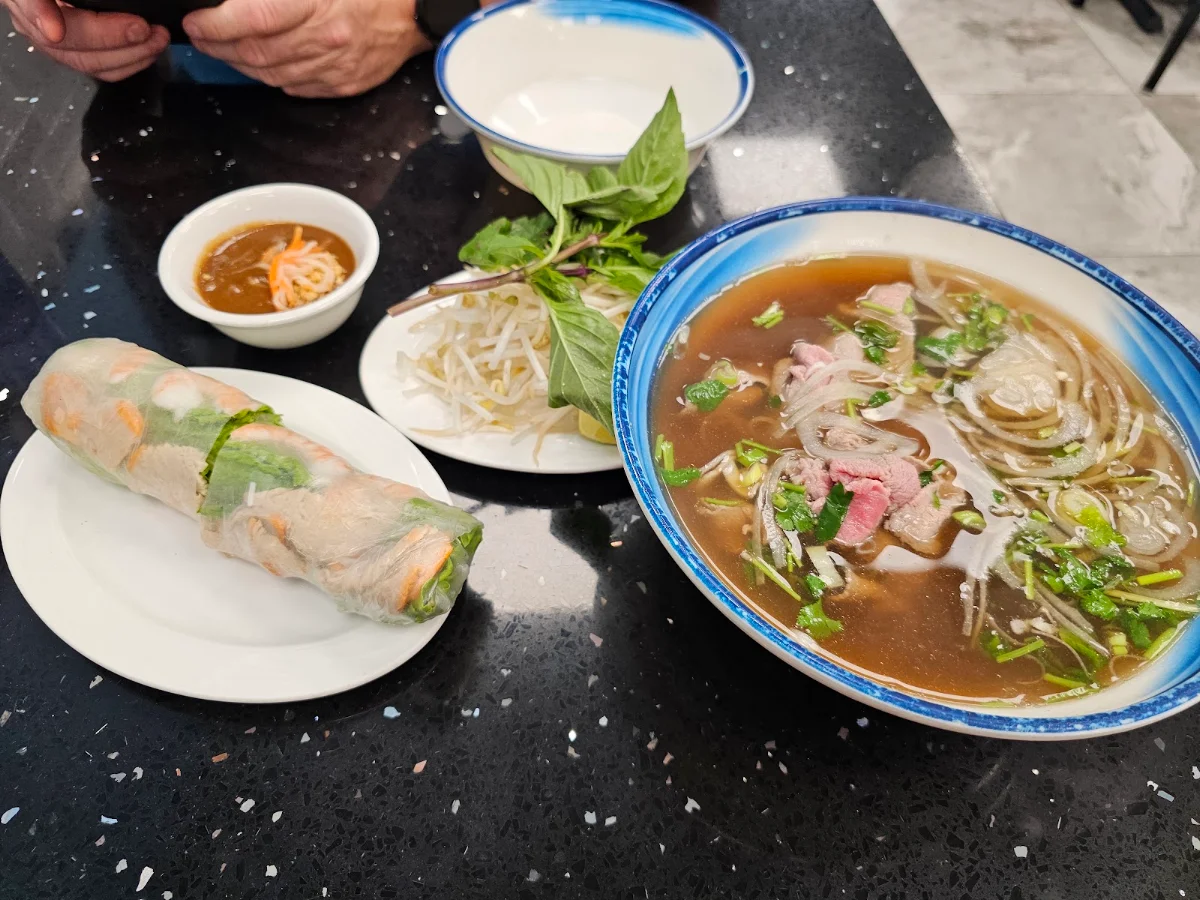 Large 23 Well Done Beef Noodle Soup