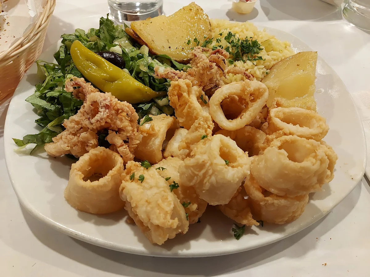Assiette de Calmars Frits Fried Calamari Plate