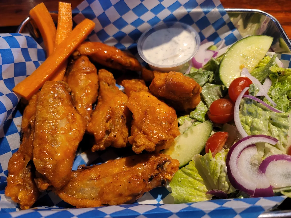 Hot Wings and Cesar Salad