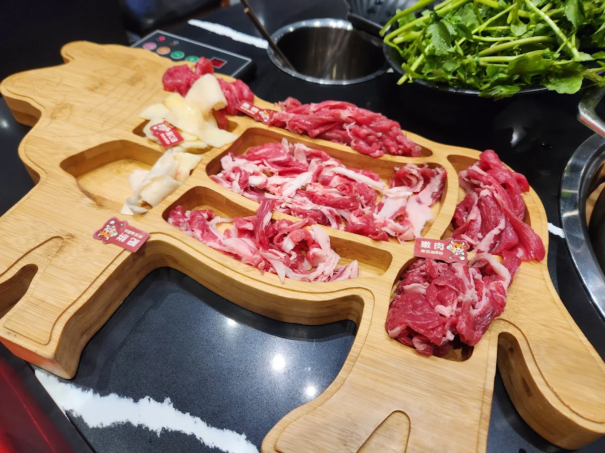 Shredded Cucumber with Beef Shank in Garlic Sauce