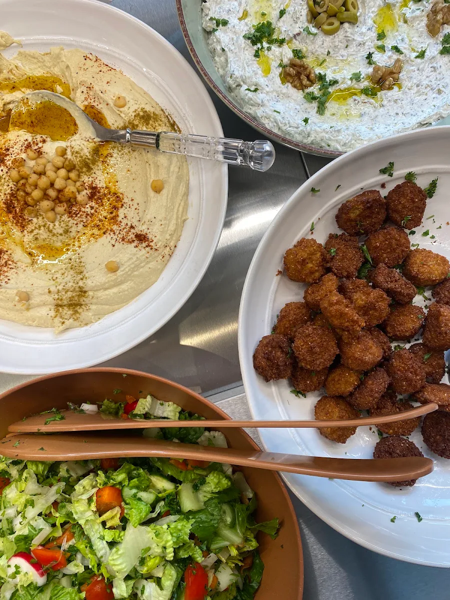 Highlights, Les Filles Fattoush - Café-boutique