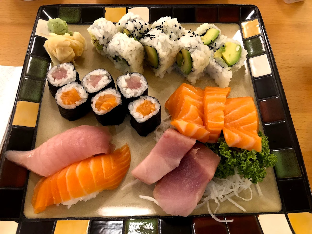 Tuna and Sashimi Combo with Avacado Roll