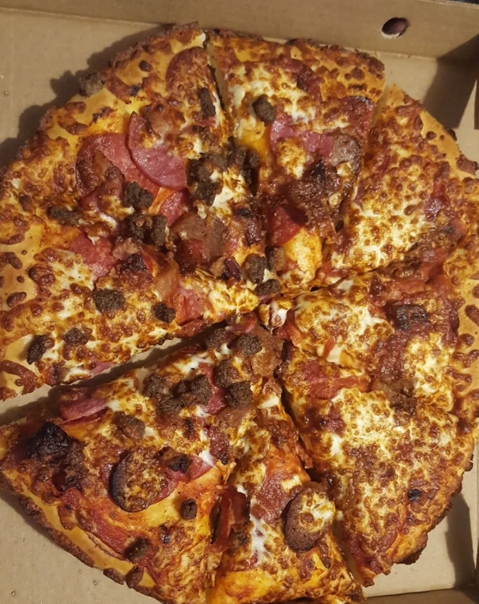 1⁄2 Cheesepizza-1⁄2 Meat Lovers Pizza