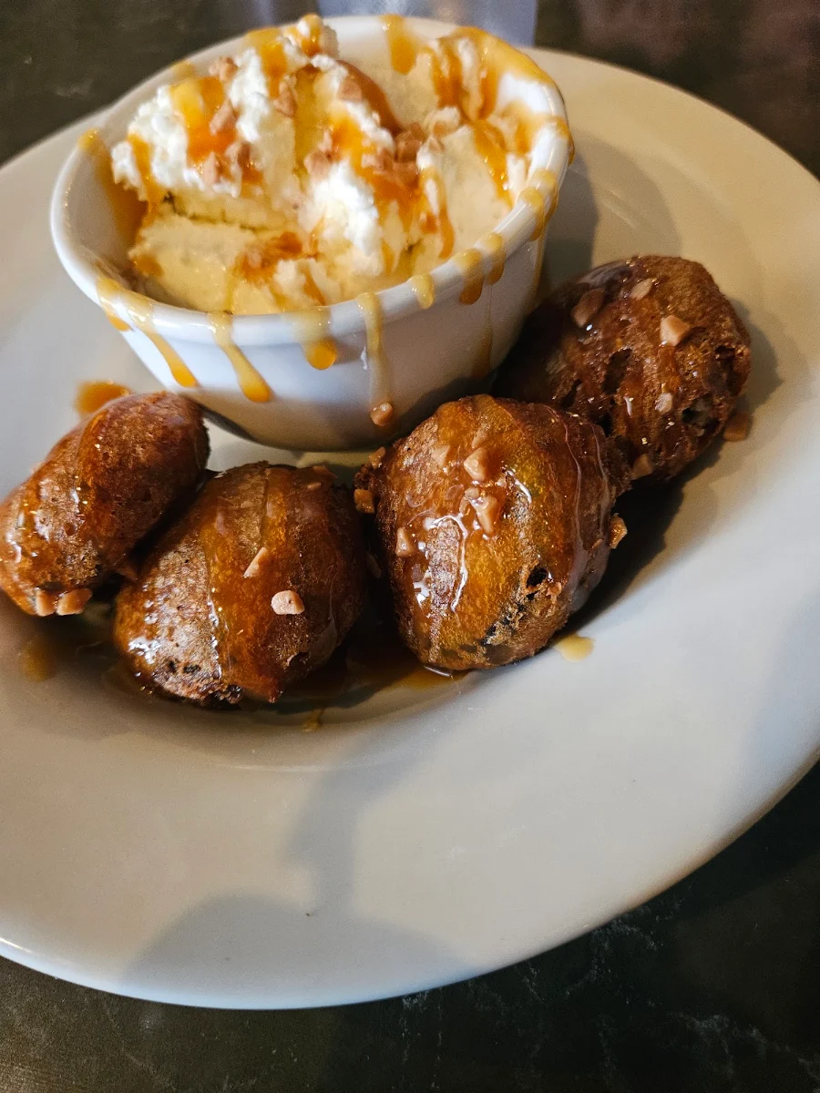 Deep Fried Oreos, Work Pub & Eatery