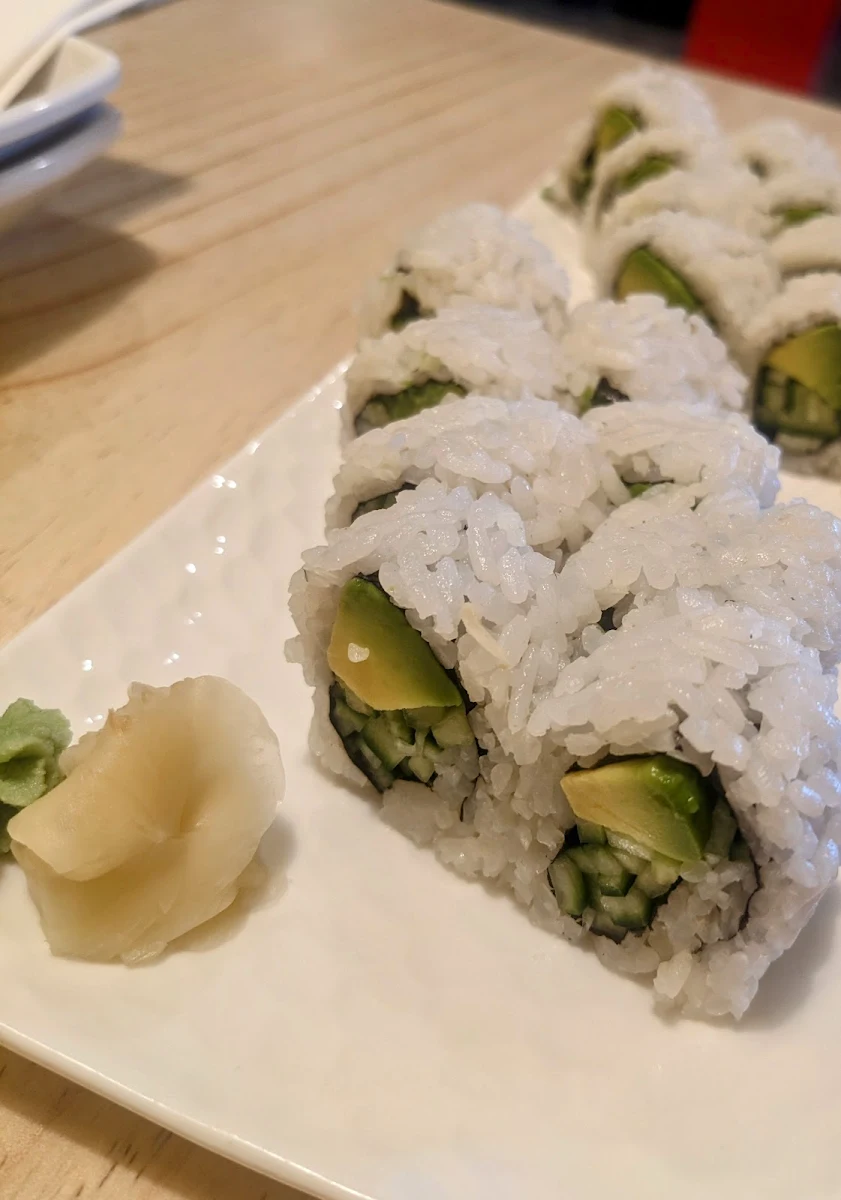 Cucumber Avocado Roll w Gluten Free Soy