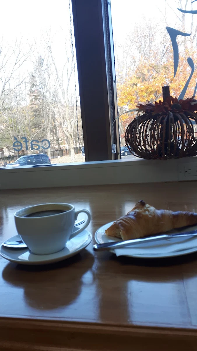 Americano Croissant