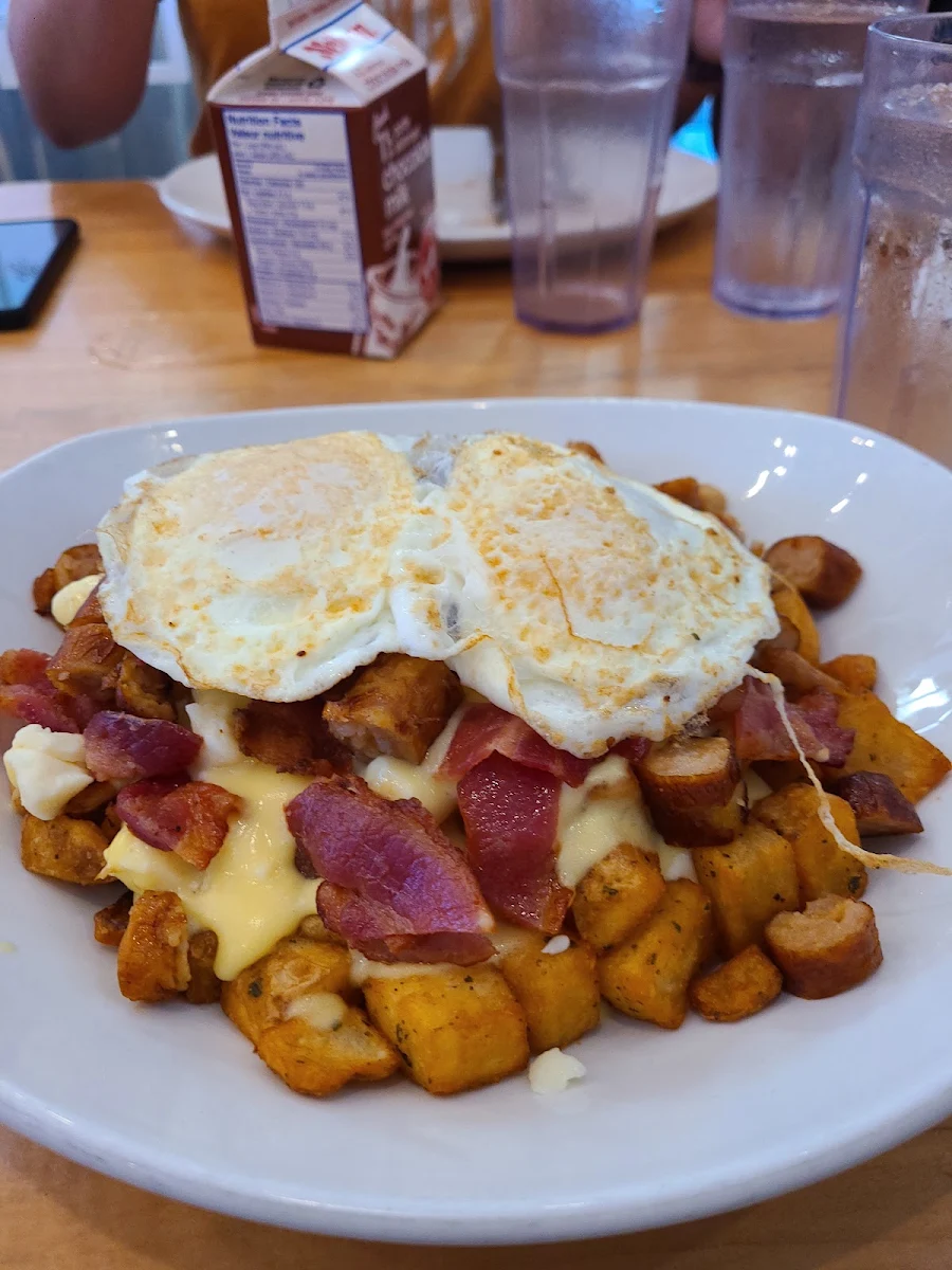 Breakfast Poutine