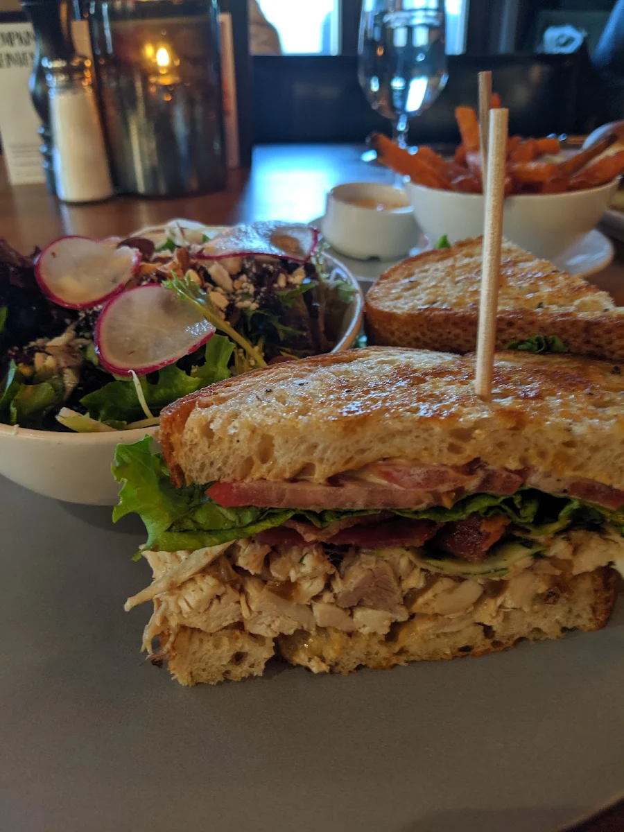 Ahi Tuna Club