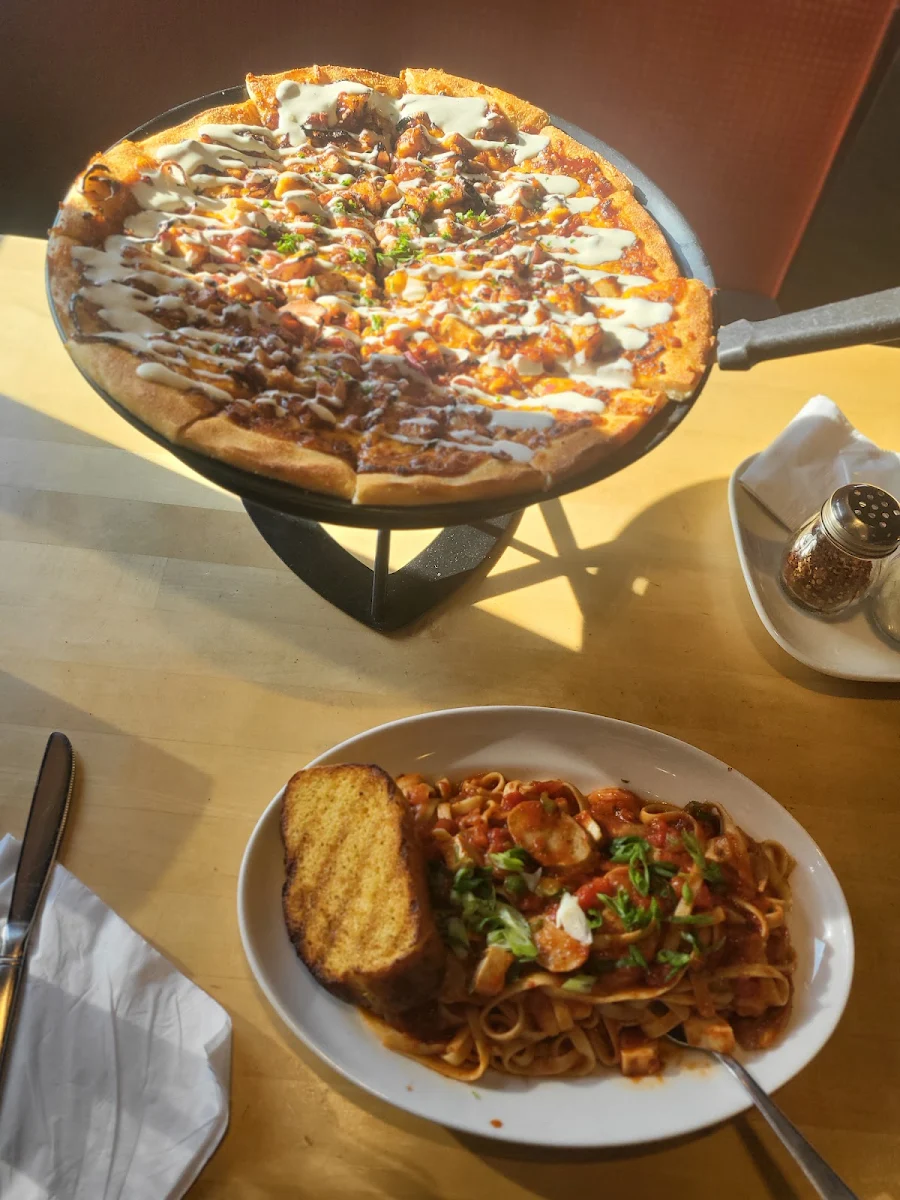 Jambalaya Fettuccine BBQ Chicken Pizza