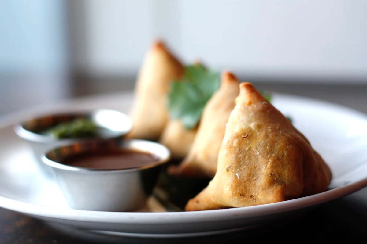 Veg Samosas Comes with Mint Cilantro & Tamarind Chutney