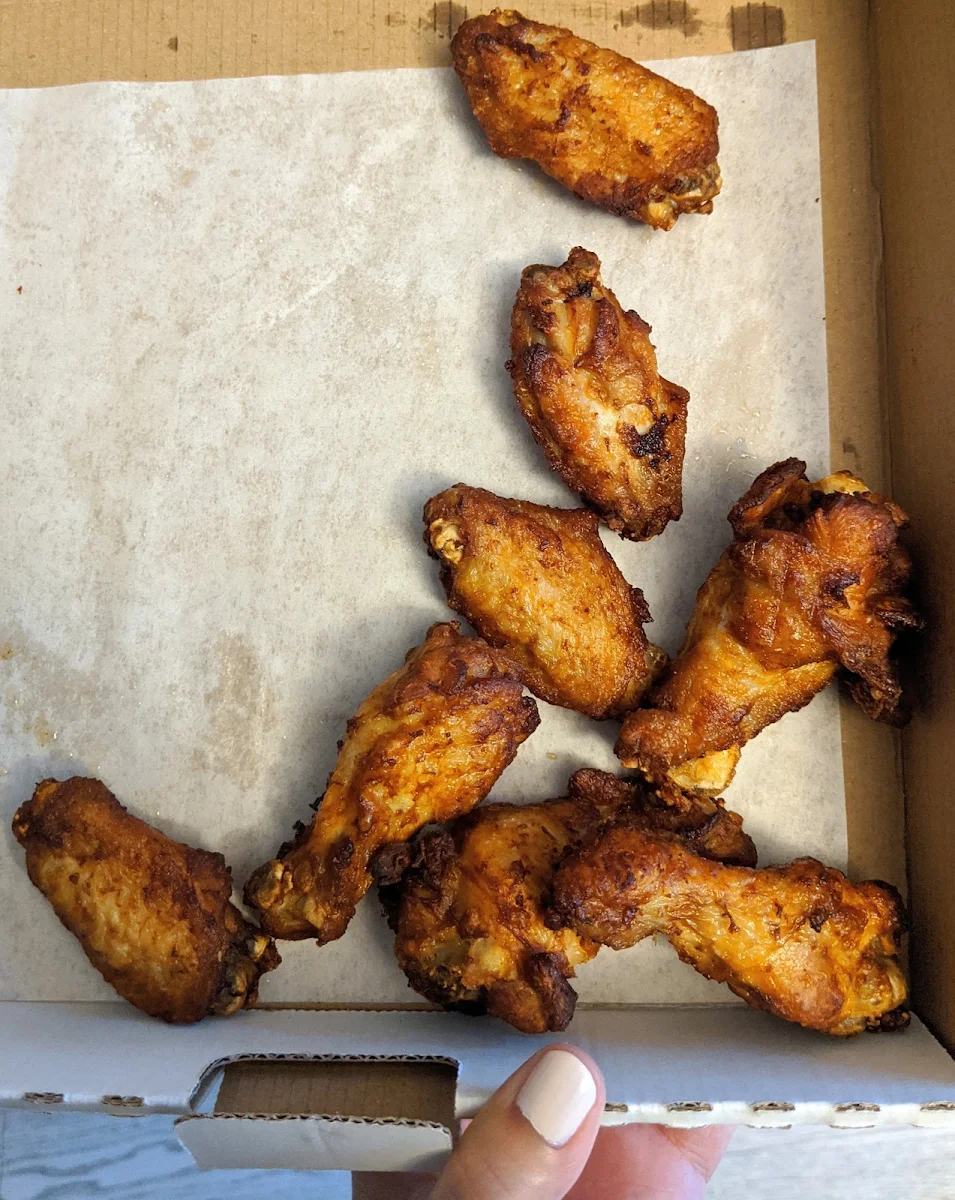 8 Chicken Wings