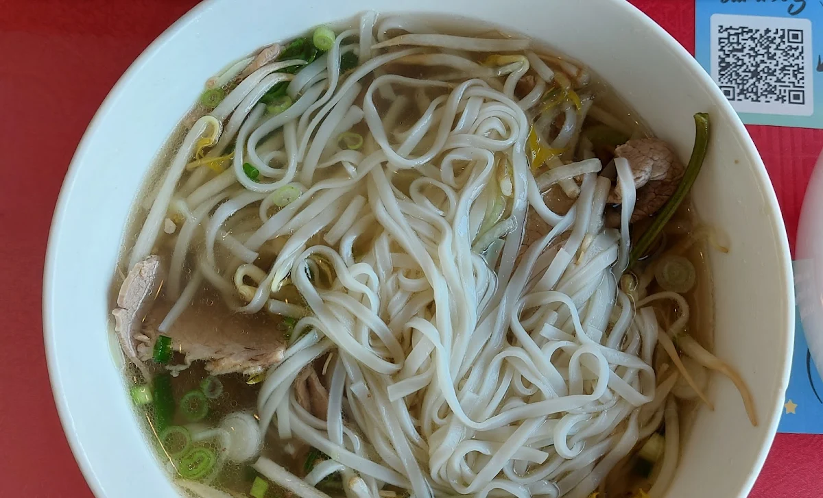 Raw Beef Noodle Soup